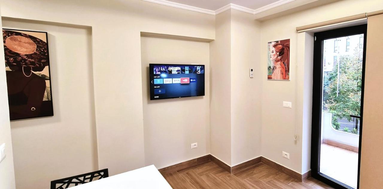 2V1 - Center Apartment 1 Tirana Exterior foto